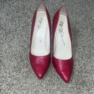 Alice + Olivia pink Textured Heels Excellent condition size 40
